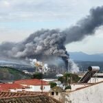 Incendio en un horno de una nave del Polígono Industrial de Guadarranque, en San Roque. AYUNTAMIENTO DE SAN ROQUE