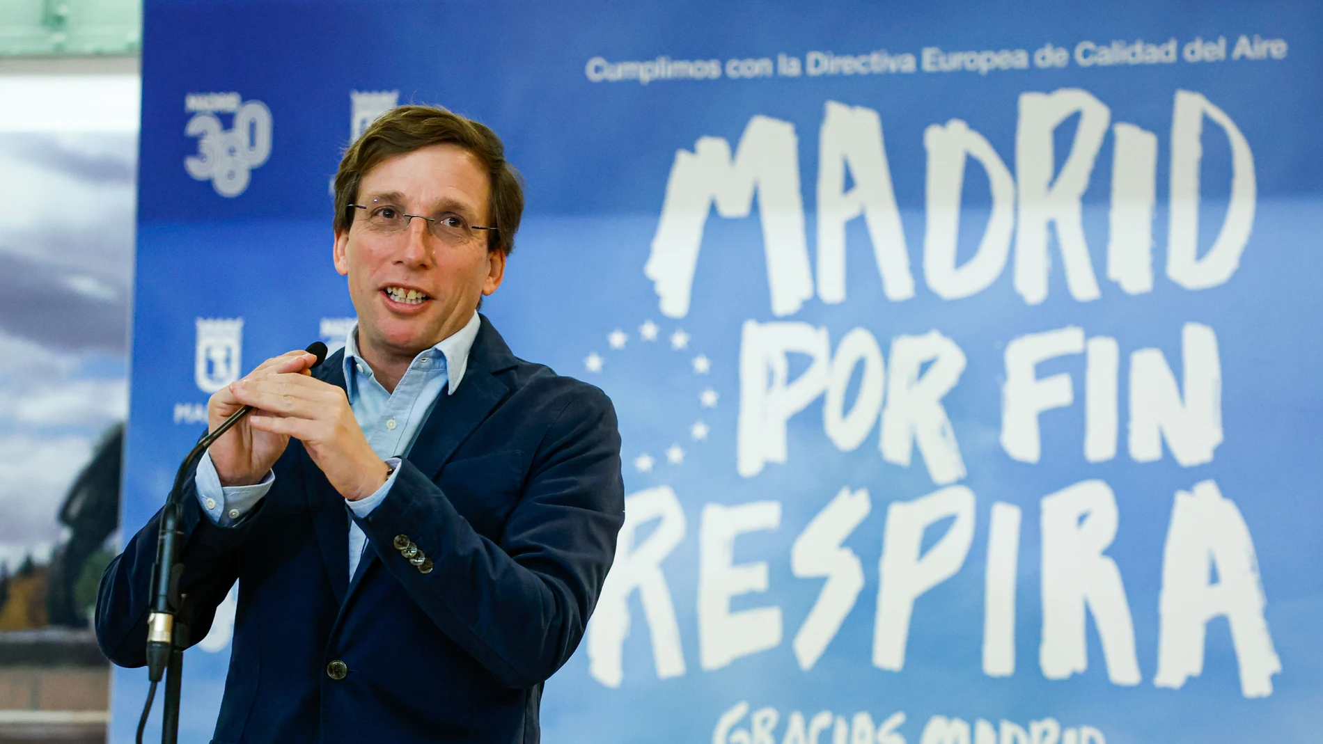 MADRID, 02/01/2023.- El alcalde de Madrid, José Luis Martínez-Almeida, informó este lunes en la antesala del Pleno del Palacio de Cibeles sobre los datos de calidad del aire de Madrid en el año 2022.
