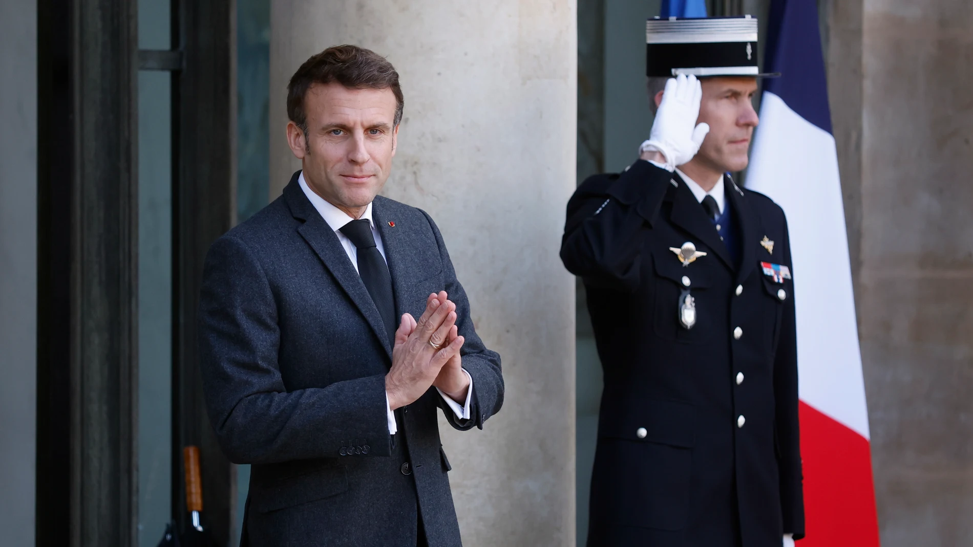 El presidente francés, Emmanuel Macron hoy en el Elíseo antes de recibir al nuevo primer ministro sueco este miércoles 3 de enero