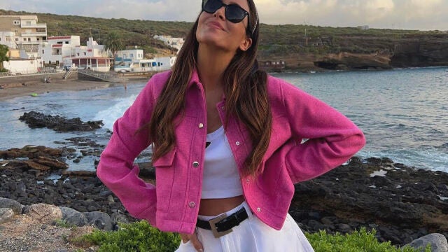 Rocío Osorno con cazadora de rebajas de Zara.