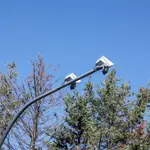 Varias cámaras de Zona de Bajas Emisiones (ZBE) vigilan la entrada a Plaza Elíptica, a 4 de enero de 2023, en Madrid (España) | Fuente: Ricardo Rubio / Europa Press