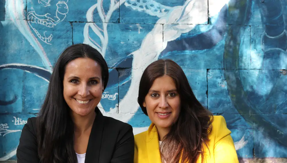 María Prieto y Almudena de Cabo, de Cometa Colin, premiadas en la categoría de “Compromiso Cultural”