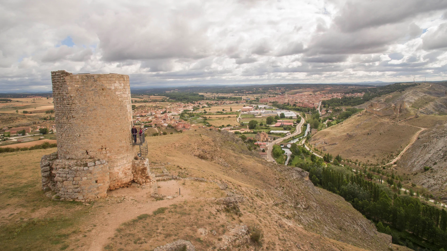 Atalaya en la ciudad celtíbero-romana Uxama-Argaela, con vistas a El Burgo de Osma