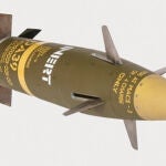 Un proyectil Excalibur diseñado conjuntamente por Raytheon Missiles & Defense y BAE Systems Bofor