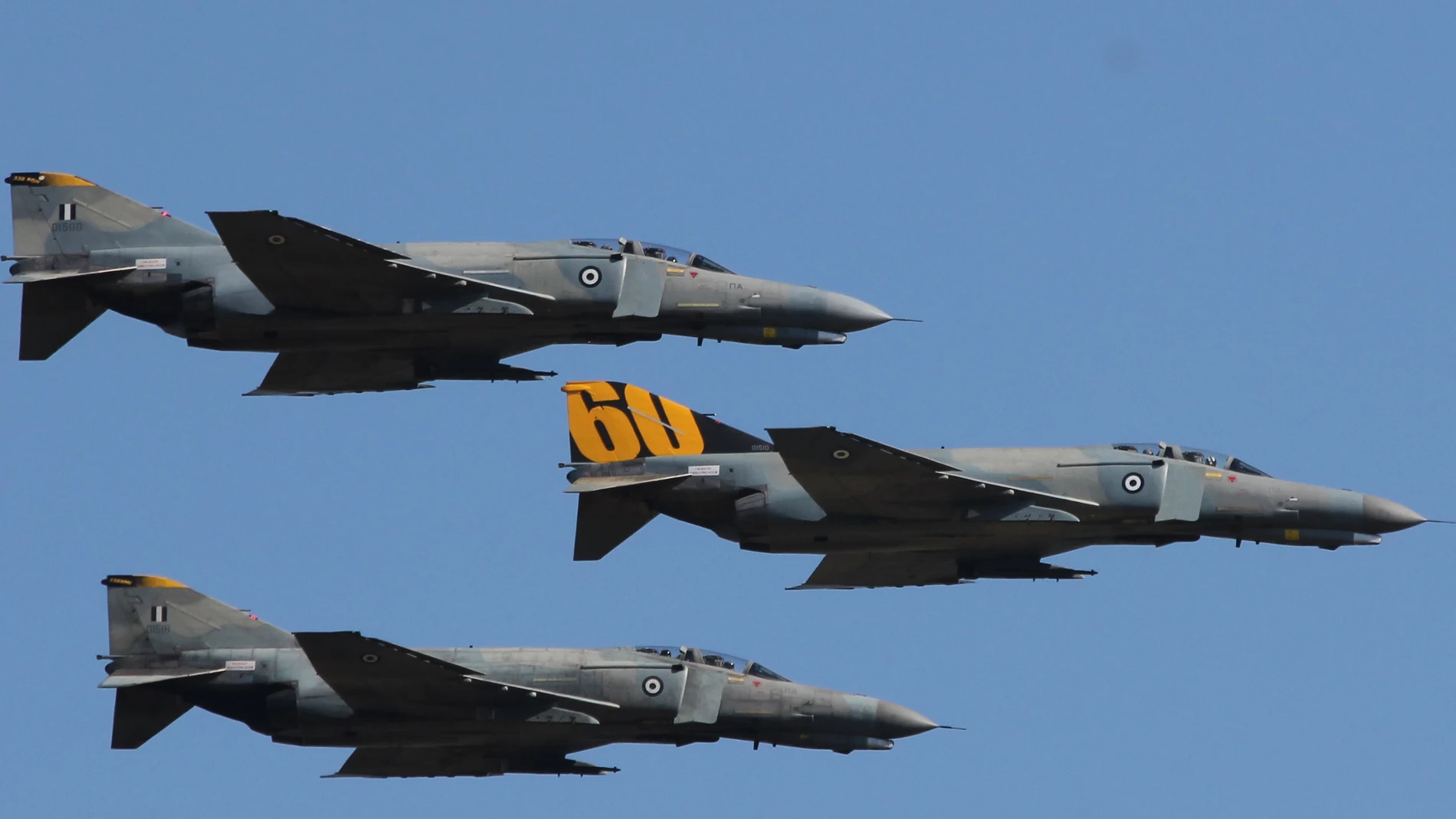 Tres cazas F-4 Phantom de la Fuerza Aérea griega, aún en activo