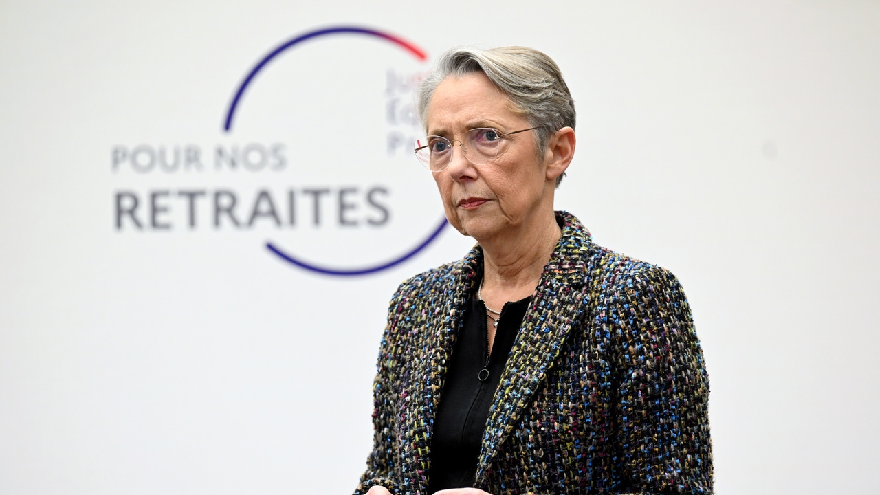 La ministra de educación francesa anuncia su intención de erradicar el uso de móviles en las escuelas del país