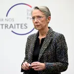 La primera ministra francesa, Elisabeth Borne, presentó este martes la reformas de la pensiones
