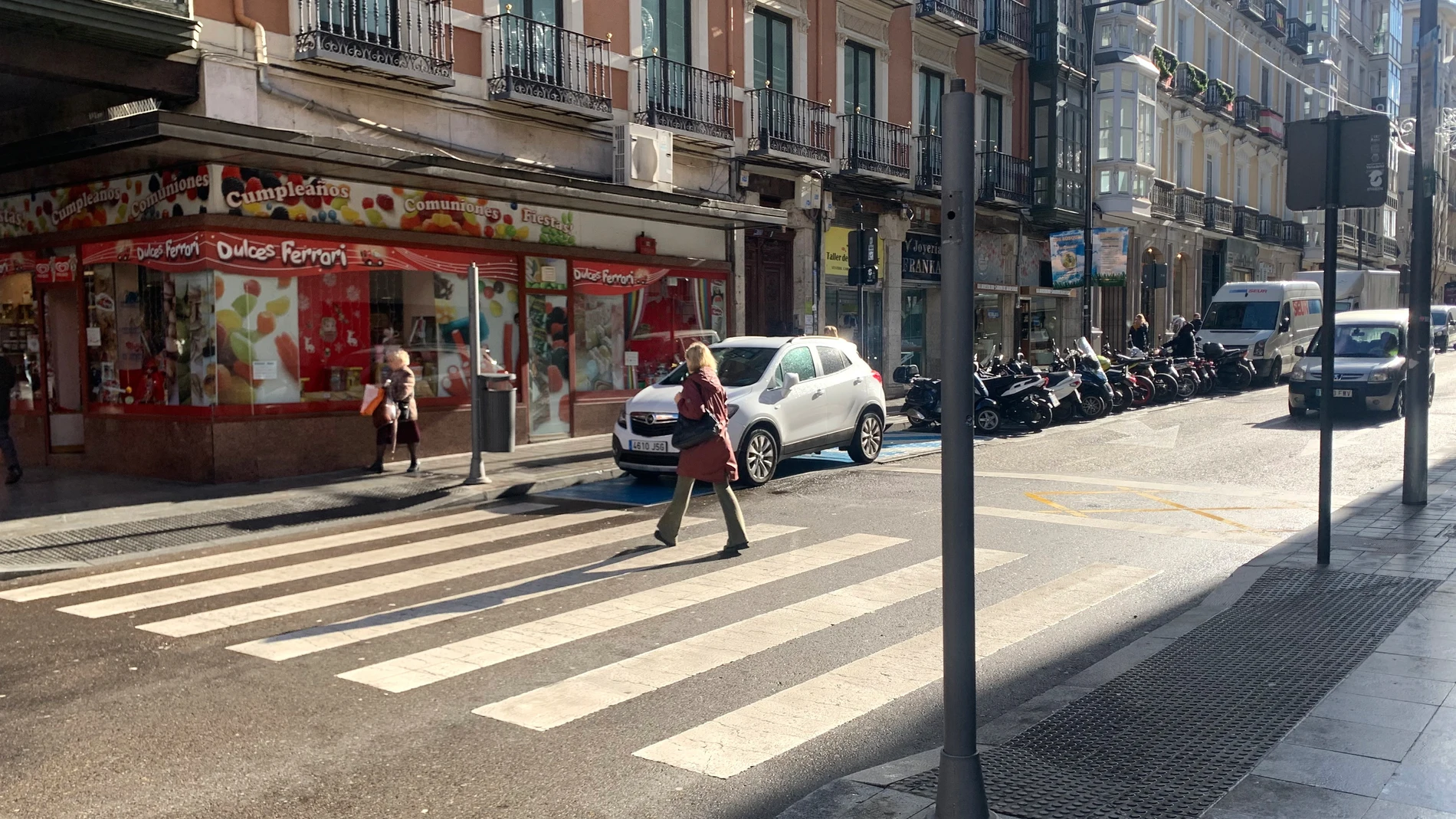 Paso de peatones en la calle Duque de la Victoria de Valladolid