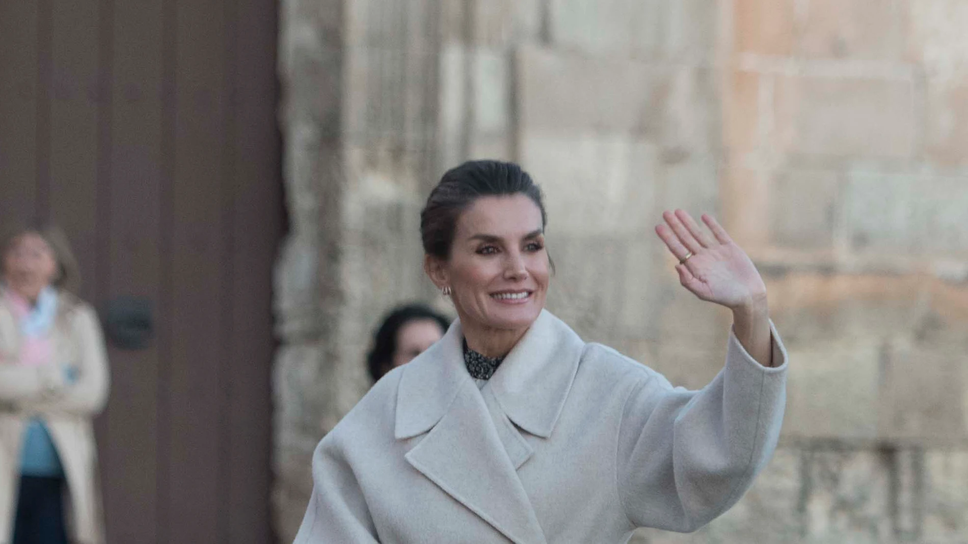 El impactante gesto de Felipe dejando en evidencia a Letizia 6 Merca2.es El ostracismo en el que veremos a la reina Letizia