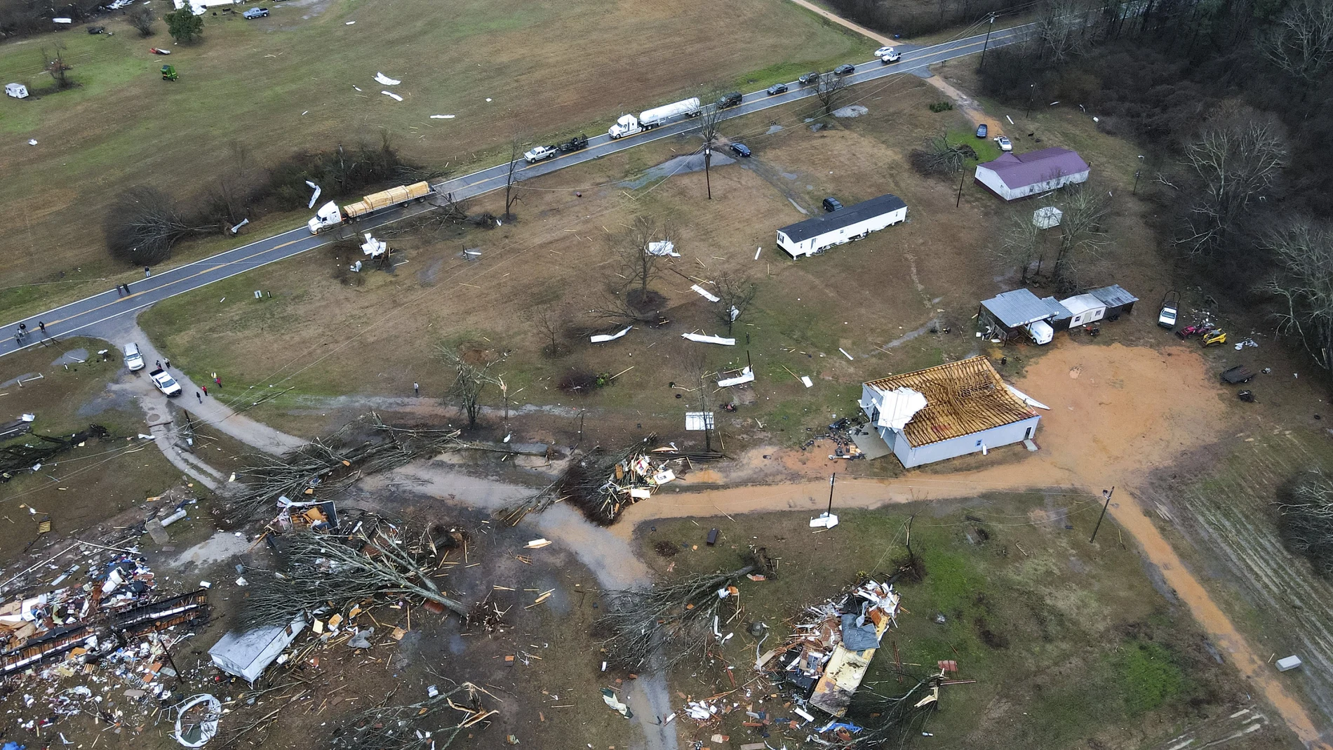 La devastación dejada por el tornado en la ciudad de Selna (Alabama)