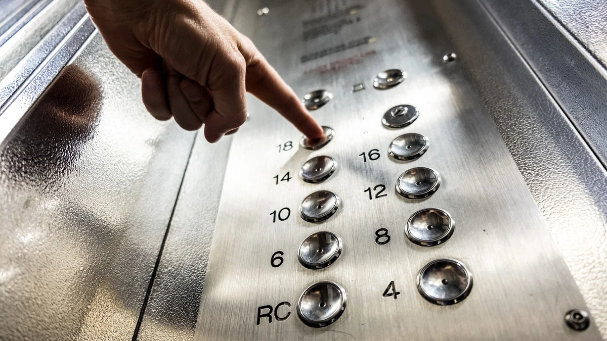 Reparaciones del ascensor: ¿los propietarios de los bajos deben pagarlas?