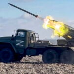 Lanzacohetes múltiple ruso BM-21 Grad de 122 mm en Donetsk