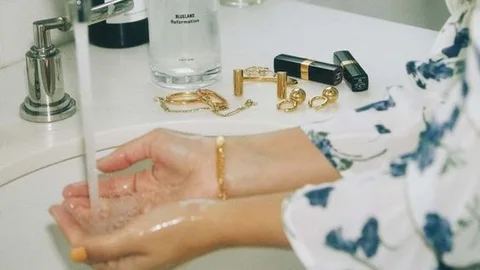 Analizamos los beneficios e inconvenientes de eliminar los cosméticos durante determinados días