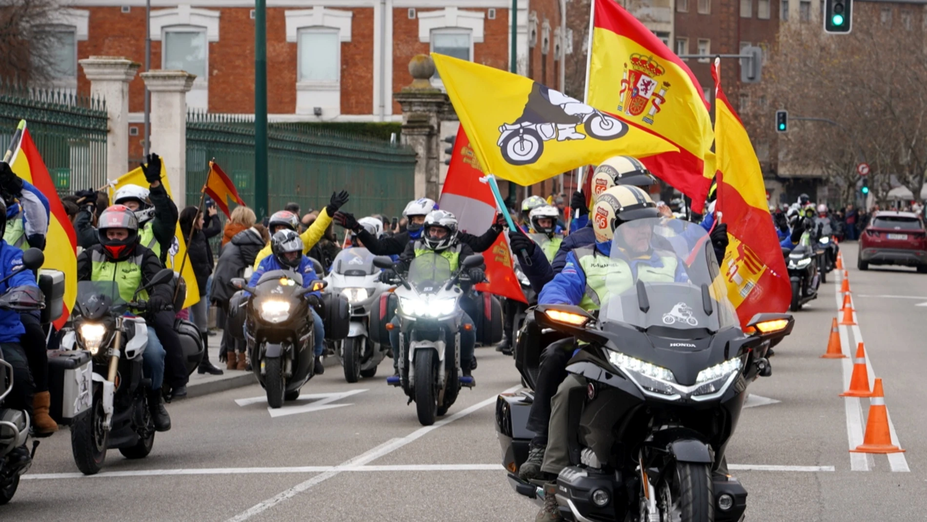 Desfile de Banderas de Pingüinos