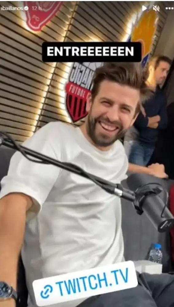 Piqué, con un Rolex, antes de hablar de los Casio en Twicht