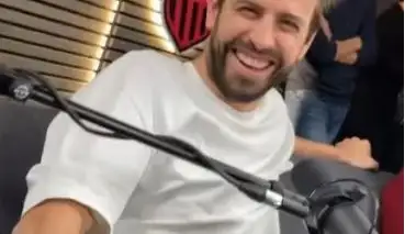 Piqué, con un Rolex, antes de hablar de los Casio en Twicht