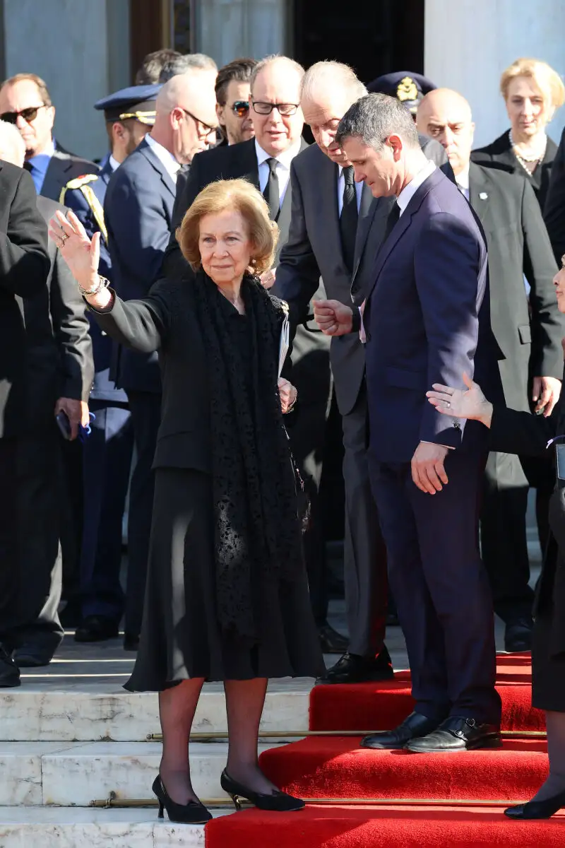 La Reina Sofía y el Rey Juan Carlos a la salida funeral por el rey Constantino de Grecia en la Catedral Metropolitana de Atenas, a 16 de enero de 2023, en Atenas (Grecia).FUNERAL;REALEZA;GRECIA;ATENAS;FAMILIAS REALES;EUROPARaúl Terrel / Europa Press16/01/2023