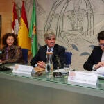 El rector de la ULE informa sobre el Servicio de Cirugía Equina del Hospital Veterinario