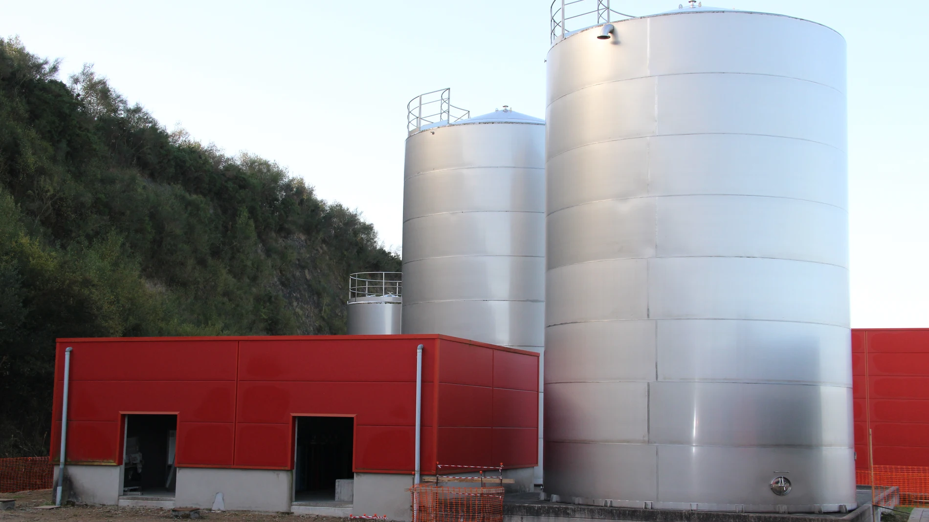 Fábrica de omega 3 de IFFE Biotech en construcción en As Somozas (A Coruña)