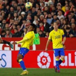 Monchi ha montado un show en el Sevilla-Cádiz de LaLiga tras un gol anulado a su equipo