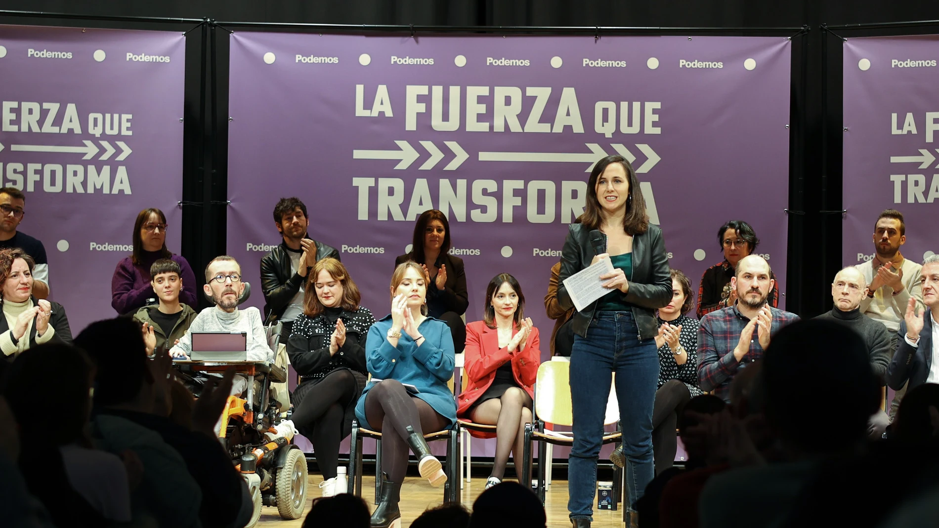 La secretaria general de Podemos y ministra de Derechos Sociales y Agenda 2030, Ione Belarra, interviene en un acto de la ruta 'La fuerza que transforma', en el Centro Cívico Río Ebro, en Zaragoza