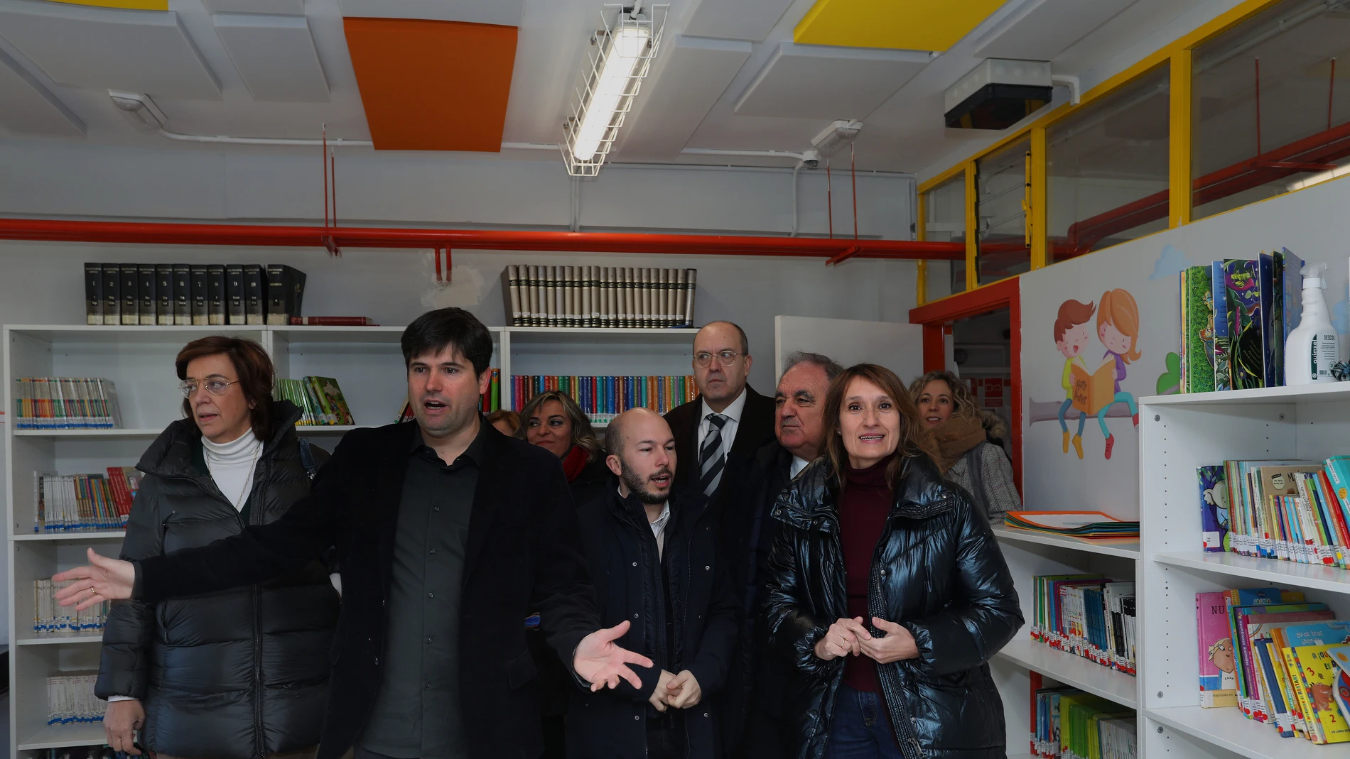 La consejera de Educación visita el Colegio 'Gómez Manrique en Villamuriel de Cerrato (Palencia)