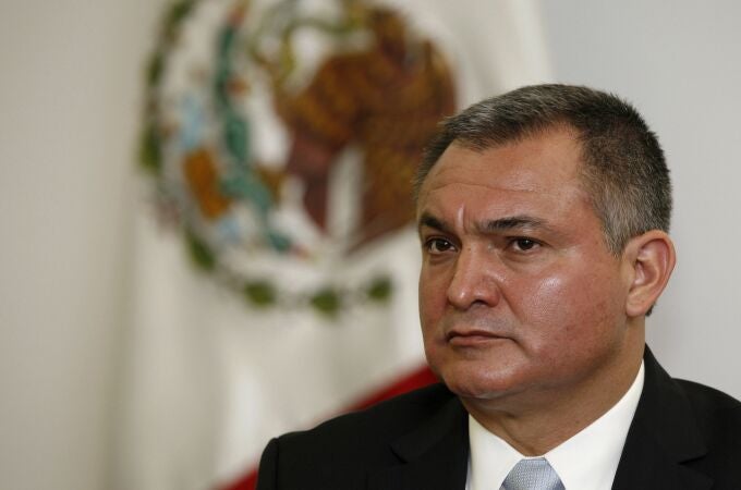 El entonces secretario de Seguridad Pública de México, Genaro García Luna, asiste a una rueda de prensa en 2010