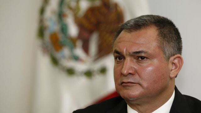 El entonces secretario de Seguridad Pública de México, Genaro García Luna, asiste a una rueda de prensa en 2010