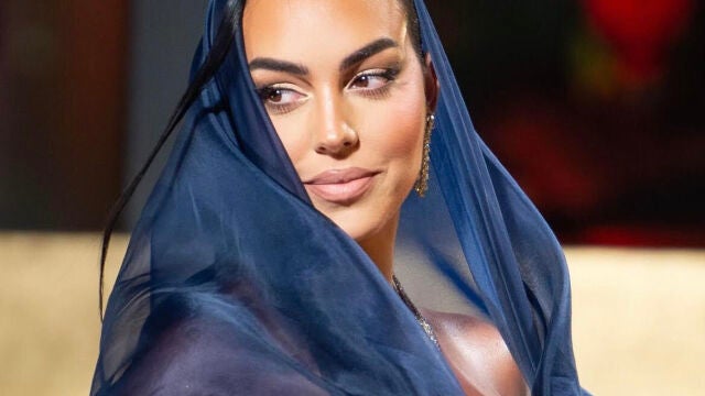 Georgina Rodríguez deslumbra en Arabia con sus lookazos.