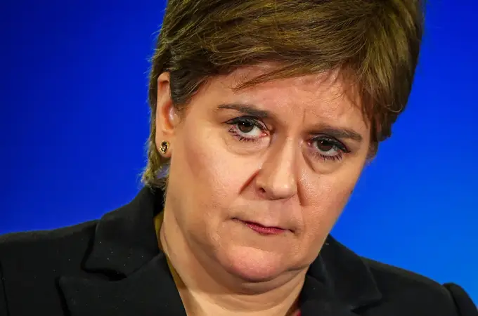 La Policía interroga durante 7 horas a la exministra principal de Escocia, Nicola Sturgeon, por un caso de financiación ilegal de su partido 