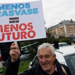 Protestas de los regantes del Levante español frente al Palacio de la Moncloa en Madrid por los recortes en el trasvase