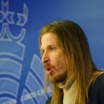 El coordinador autonómico de Podemos en Castilla y León, Pablo Fernández, atiende a la prensa