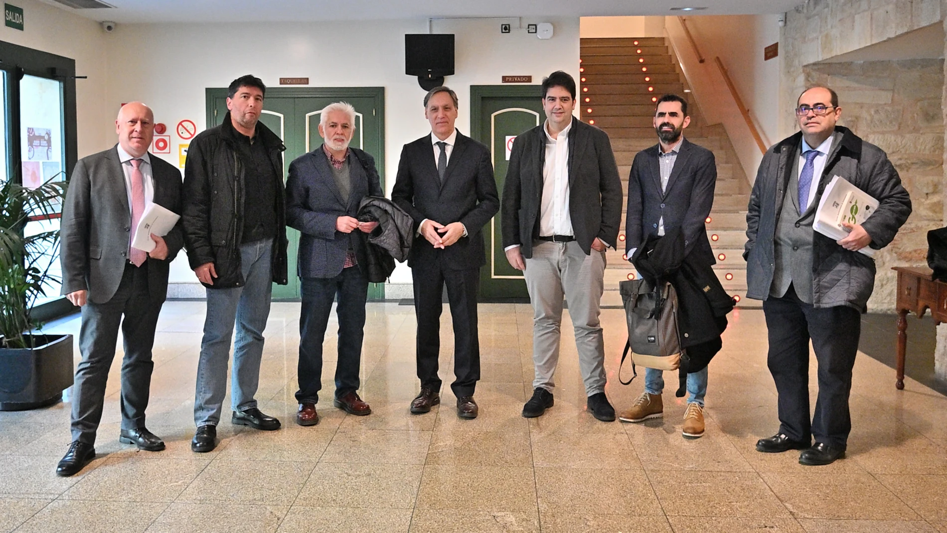 El alcalde de Salamanca, Carlos García Carbayo, se reúne con los representantes del Diálogo Social