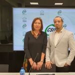 El presidente del sector de Sanidad de CSIF Castilla y León, Enrique Vega, y la responsable de Sanidad de CSIF Palencia, María Paz Palacín, anuncian la convocatoria de movilizaciones