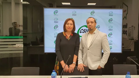 El presidente del sector de Sanidad de CSIF Castilla y León, Enrique Vega, y la responsable de Sanidad de CSIF Palencia, María Paz Palacín, anuncian la convocatoria de movilizaciones