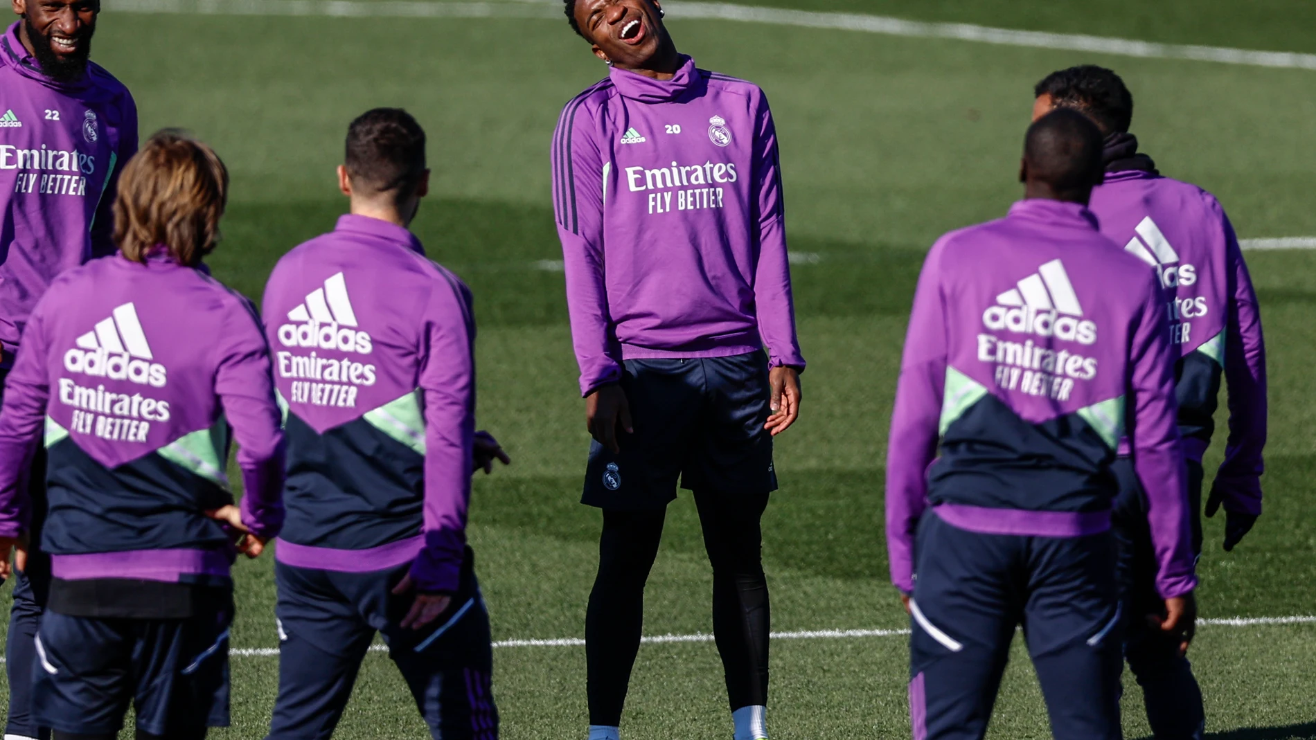 El Real Madrid ha reaccionado al muñeco que representaba a Vinicius colgado de un puente