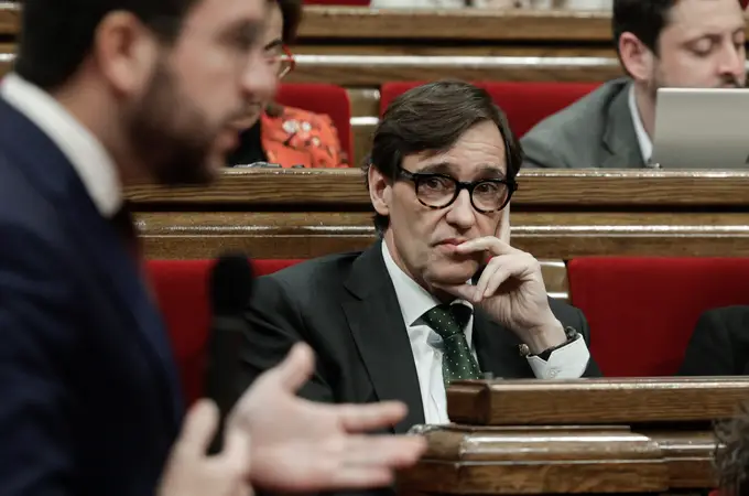 Aragonès suplica a Illa los Presupuestos tras una ristra de cesiones de ERC en el Parlament