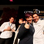 La sumiller Laura Rodríguez y el chef Cristóbal Muñoz celebran el premio