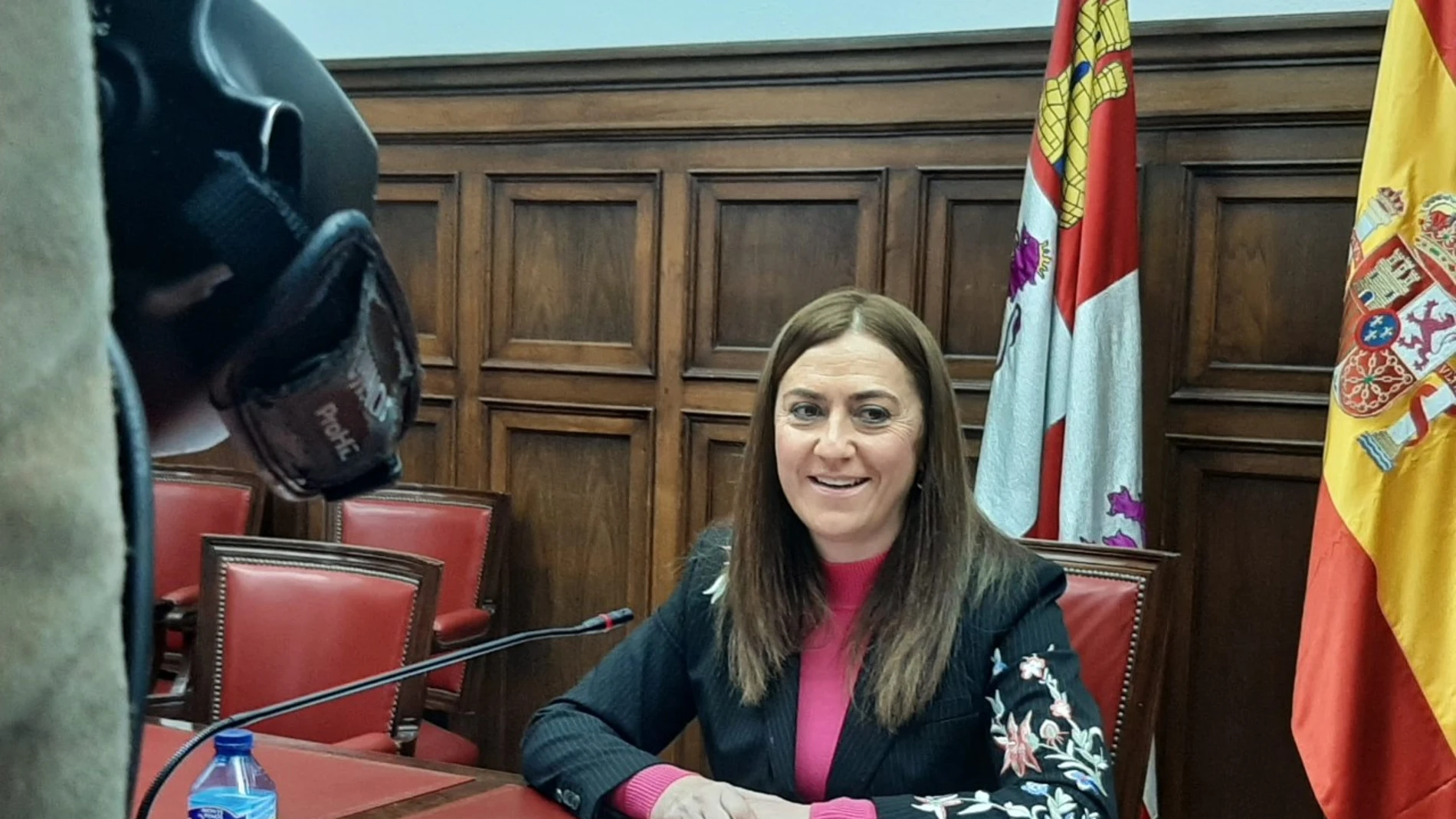 La delegada del Gobierno en Castilla y León, Virginia Barcones, informa sobre la repercusión de la revalorización de las pensiones en la Comunidad