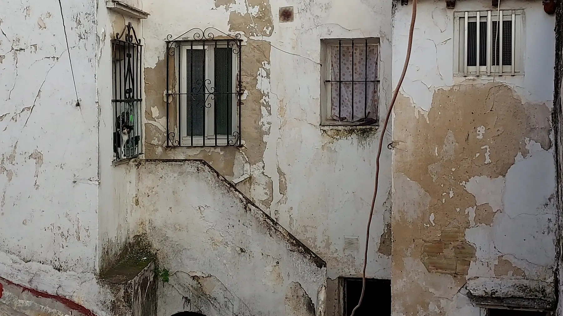 Vivienda donde residía Yasin Kanza, el marroquí de 25 años detenido. EFE/Isabel Laguna