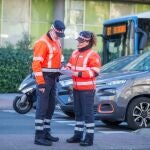 Desde este sábado, el nuevo tono identificativo de este cuerpo municipal pasa a ser el rojo flúor