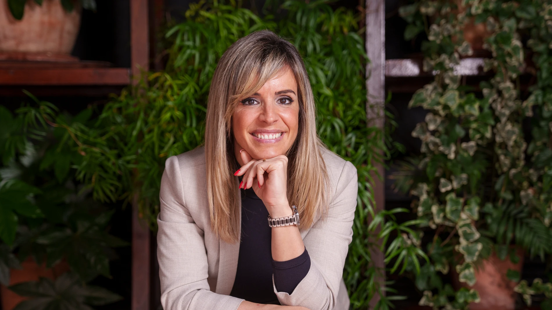 Cristina Martínez, doctora en Psicología y autora del libro «Ser feliz es urgente»