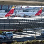 Aviones de Iberia esperan en pista en la Terminal 4 del Aeropuerto Madrid-Barajas Adolfo Suárez