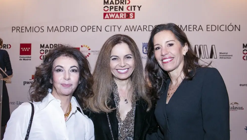 Almudena Arpón de Mendívil Aldama, Nasrin Zhiyan y Eugenia Carballedo
