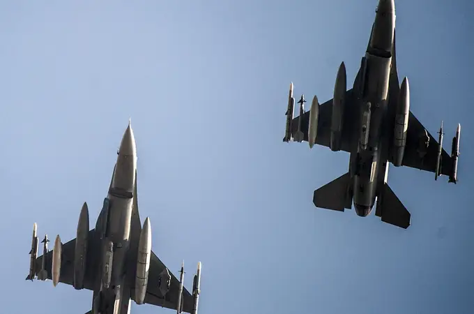 Argentina firma con Dinamarca la compra de 24 cazas F-16