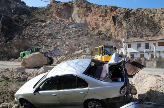 Desprendimiento en la carretera A-395, a su paso por Güéjar Sierra (Granada)