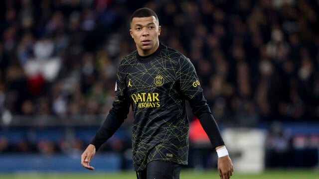 Mbappé durante un partido con el PSG