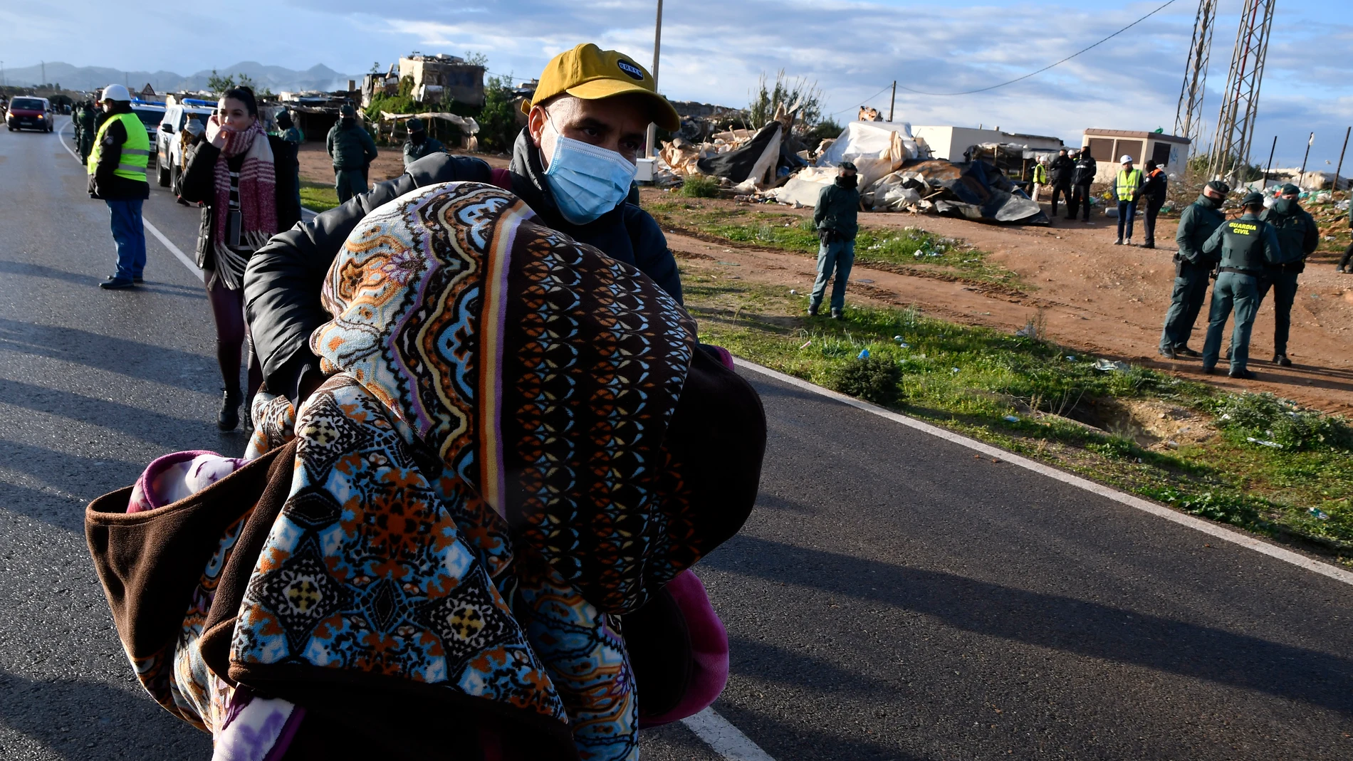 Alrededor de 180 personas fueron atendidas durante el desalojo del asentamiento en Níjar