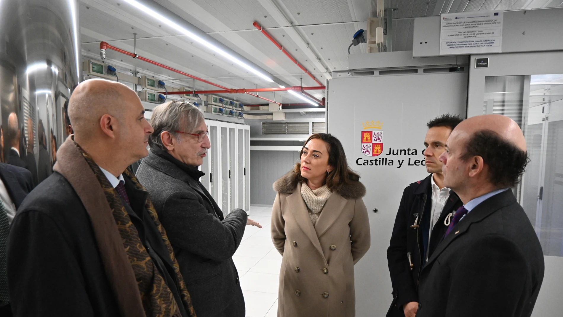 María González Corral visita el centro de Procesos de Datos (CPD) en Valladolid