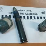 Explosivos, munición y armas antiguas hallados en un domicilio de Fondón (Almería)